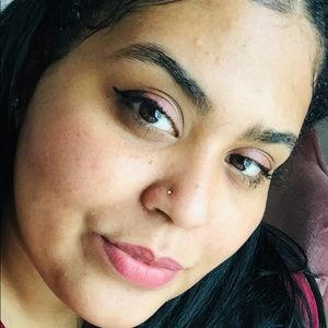 Meet your Posher, Razan